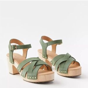 Loft Strappy Leather Clog Green Sandals 6.5
